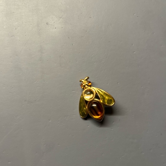 Vintage Monet signed Gold and Silver Bee Pin - Picture 1 of 2